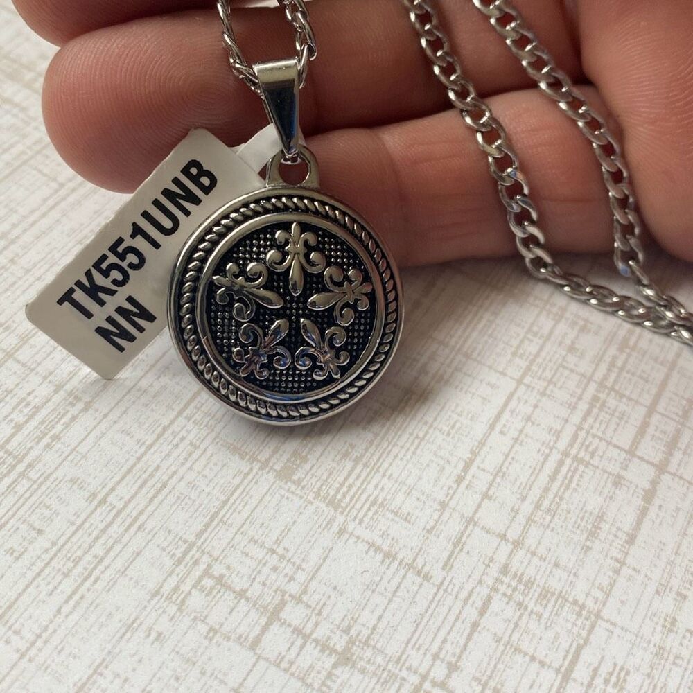 Men’s Stainless Steel Fleur-de-Lis Medallion Necklace 20” Chain NEW - Picture 2 of 4
